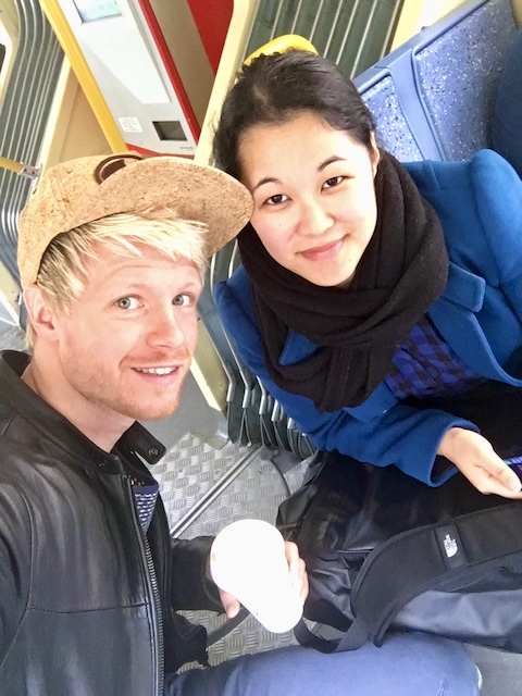 Selfie von einem blonden Mann und einer Frau.